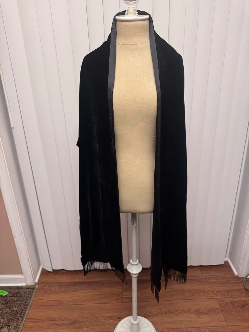 Elegant black velvet evening scarf w/satin lining